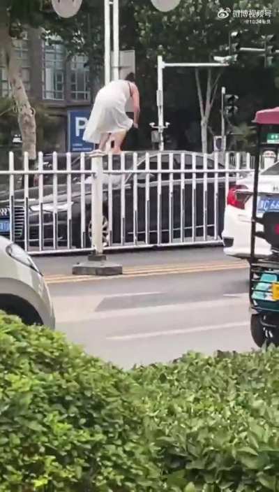 I wonder what happened to this woman.