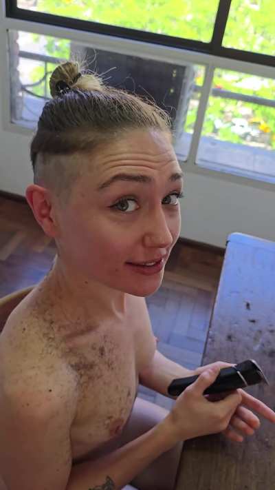 The vibration of the machine on my skin and the rain of hair that makes you want to touch