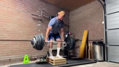 160kg/353lbs trap bar deadlift from a 15cm/5.9in deficit