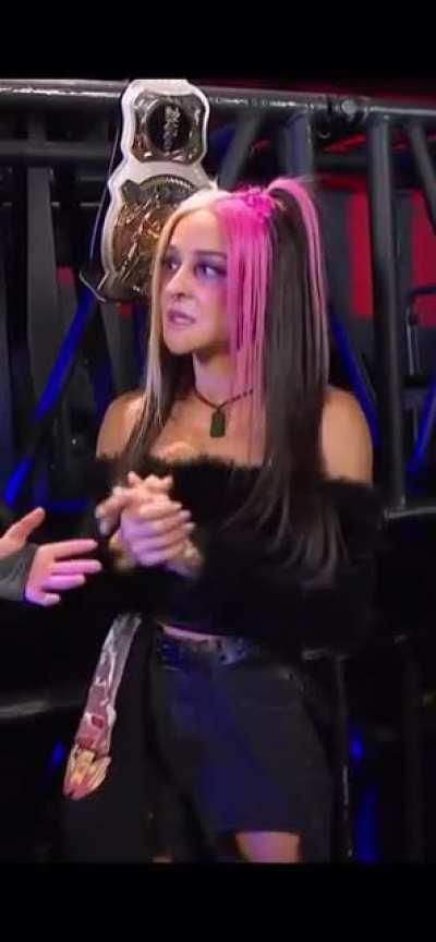 DAKOTA!!!!!!! 😍😍😍😍