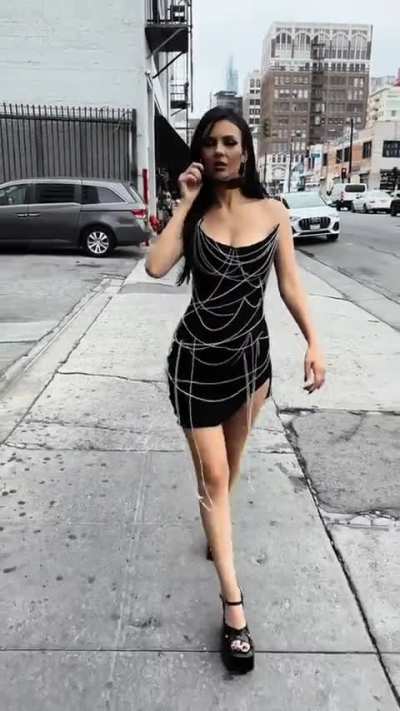 Strutting all through October like this | VicTok 10/13/25