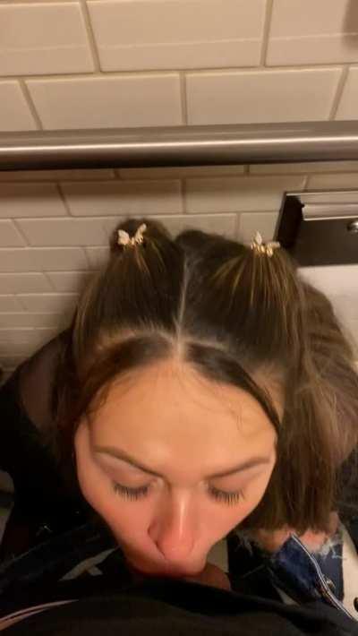 I suck dick on the first date ;)