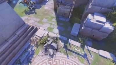 The newest hero in Overwatch 🤨