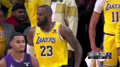 [Highlight] LeBron gets a freeway for a dunk cutting the deficit to 6