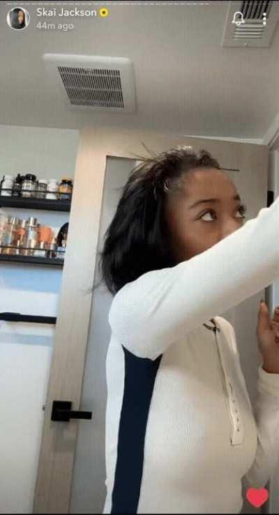 Is it just me or was she not wearing a bra?