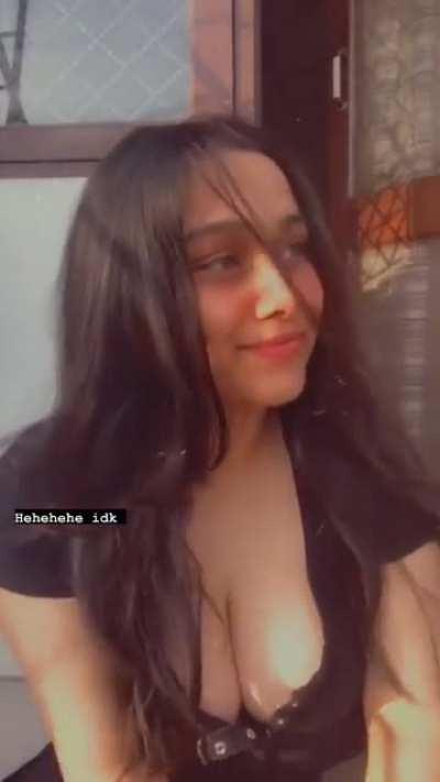 I can't stop staring. Please help me find who she is boys 😭