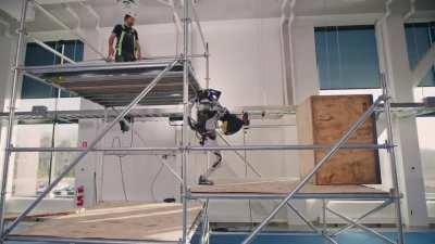 Robots are evolving to use tools, we don't have much time left!