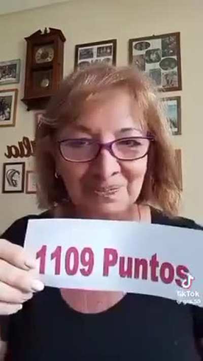 Una jubilada de verdad hizo éste video TENEMOS A MILEI PARA RATO 