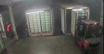 DoV:Worker Gets Crushed Between Loading Dock And Tractor Trailer