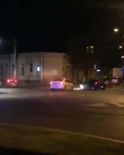 Tri car of polis după noi