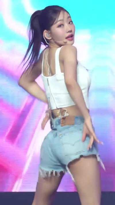 KISS OF LIFE - Julie 🥵