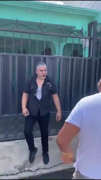 Dominican men trying to resolve their conflict 