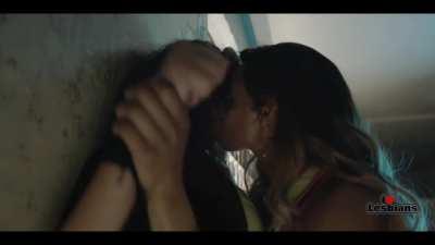 Meagan Tandy & Eboni Fisher (Batwoman - s03e01) *NO MUSIC*