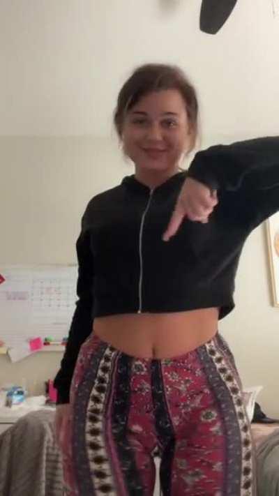 turns around eventually 🍑