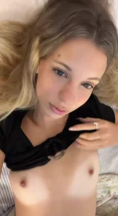 You can use me as your litle fuckdoll on this humpday