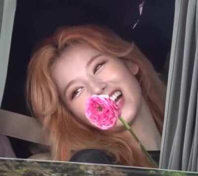 200613 - Sana so beautiful