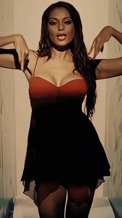 Bipasha Basu in Race