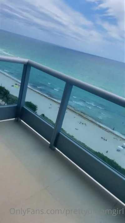 Hot AF 😍🍑💦 Grab her updated content in comment