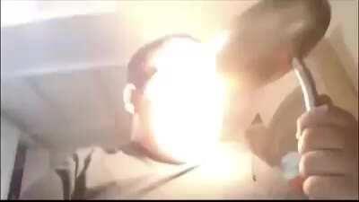 Cuando prendes el teléfono de tu mama