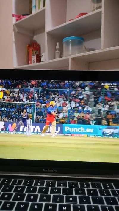 Could only last 2.3 overs today 💦💦💦