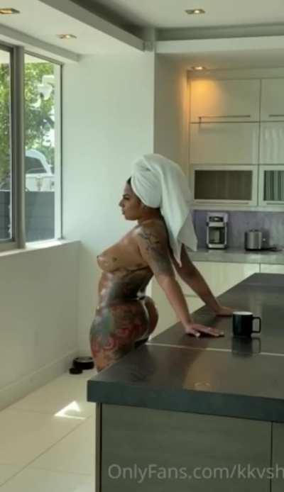 Sun kissed☀️Her full, up to date OF content folder⬇️