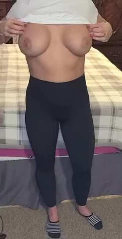 MILF GymOutfit Night🥰💋😘[OC]