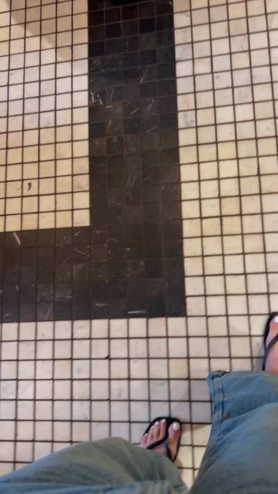 in line at the coffee shop today… the guy in front of me could not stop staring at my toes 😏