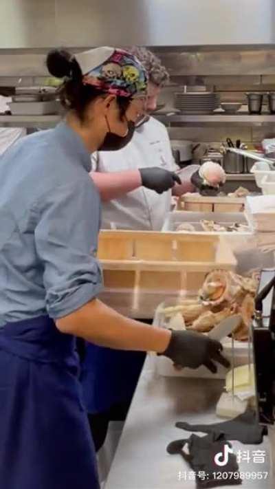 完美奴隶支那猪到法国继续卷起来