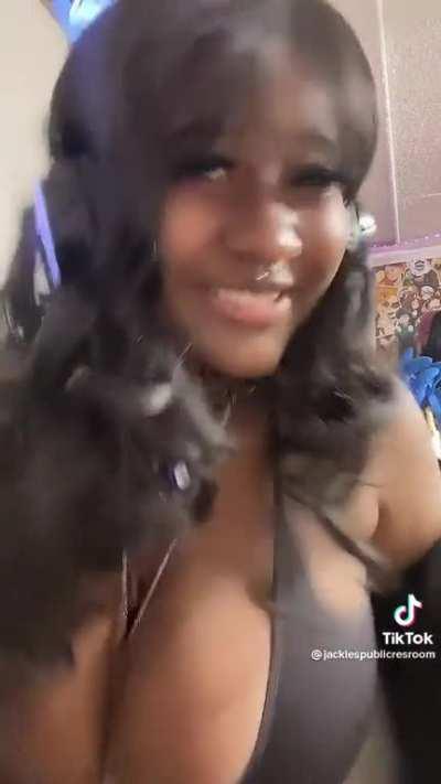 (jackiepublicresroom) big boobs black girl