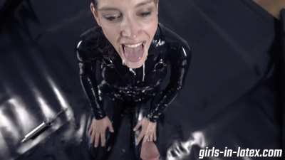 She shows her true talent💦Mia loves to blow my cock💜