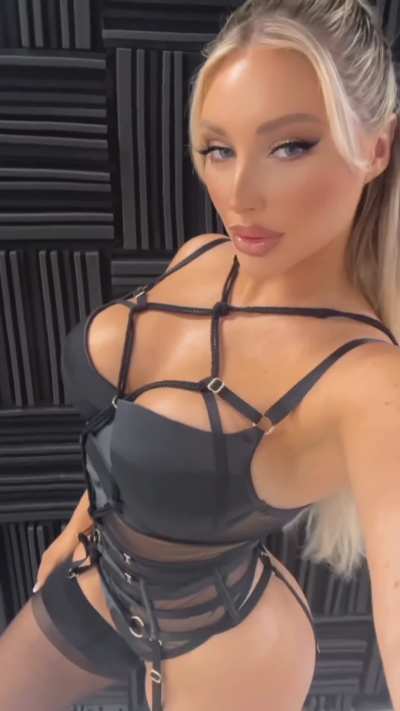 How do you rate this outfit? 