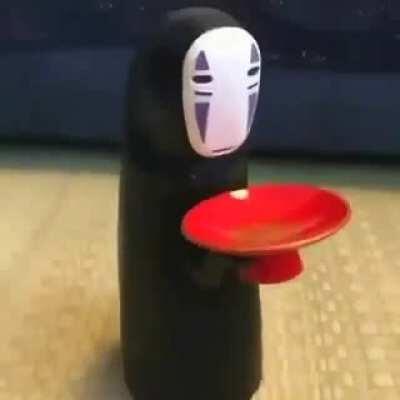 No Face but a Piggy Bank !