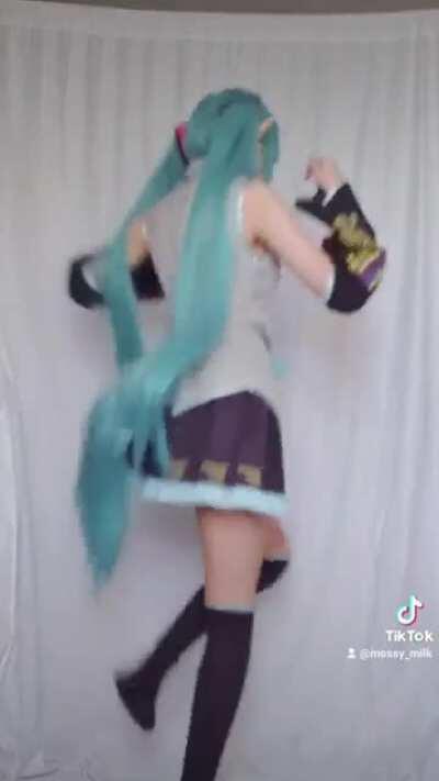 Ayo Miku got swagger