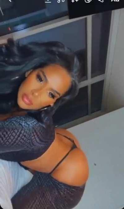 Damn. Make a man not want to pull out🍑🍆