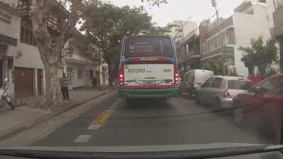 Como me vas a poner Bicisenda x Griveo 🤨 No lo pasas más al Bondi, desde Constituyentes a San Martin todos en trencito 🚌🚙🚗🚐🚓🚚🚛