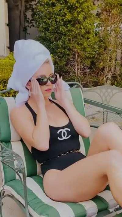 Photoshoot by Josh Ryan bts