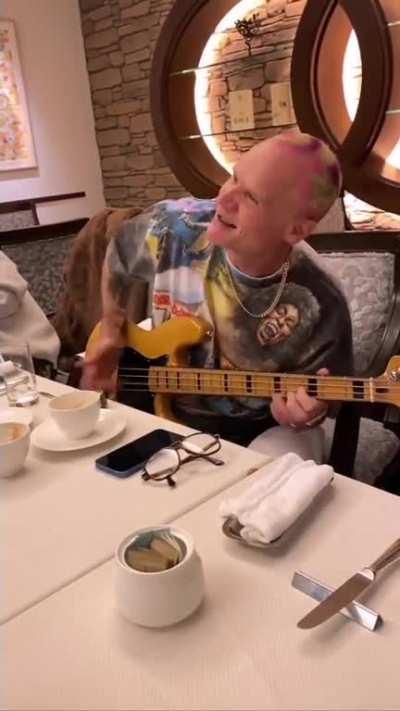 Flea playing Get Up & Jump for a fan in Osaka