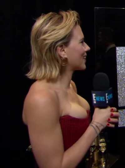 The Red Dress of 2018: Can't imagine if she wore this with tits she had in 2006.