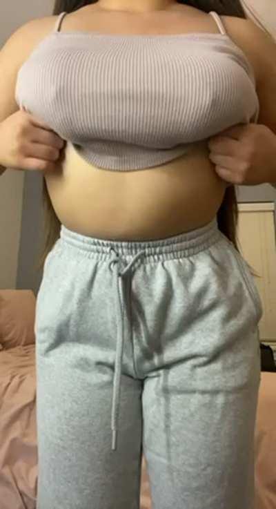 18 yo college girl 💋 OF $5 ⬇️