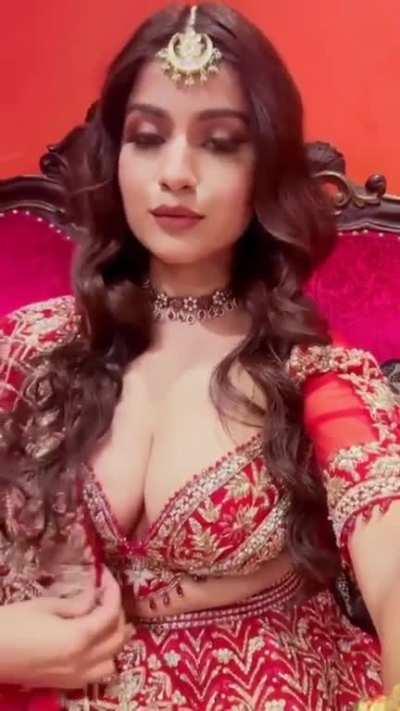 Nidhi ki chuchi