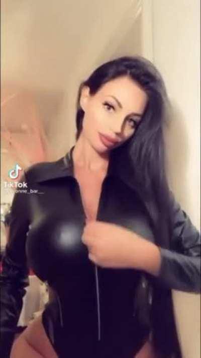 Want more zip opening tease gifs, upvote for yes, downvote for no 👍👎