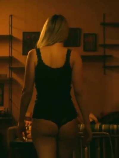 Jennifer Lawrence needs some rough anal