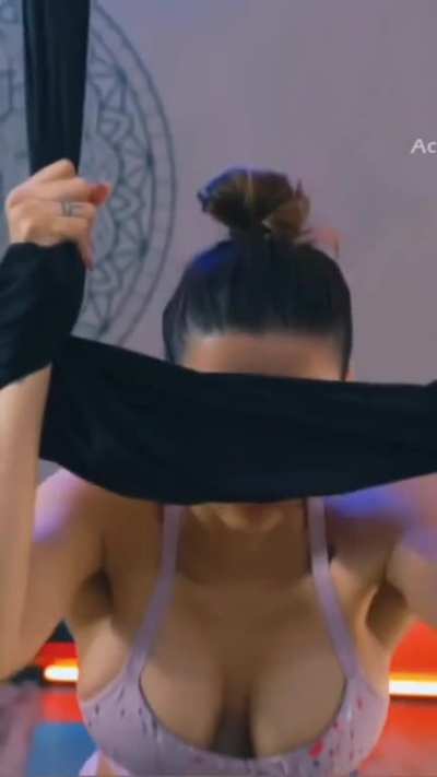 Malaika Arora warm up 😘