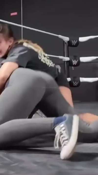 Wren Sinclair 🍑 (January 6, 2026)