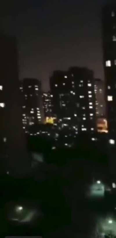 2018年rng msi夺冠后上海各小区为uzi欢呼