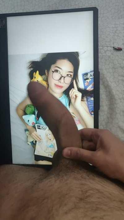 Would love to make that cosplay girl squirt all over the place