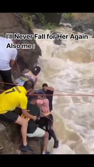 bhaiyo zara bach ke rehne