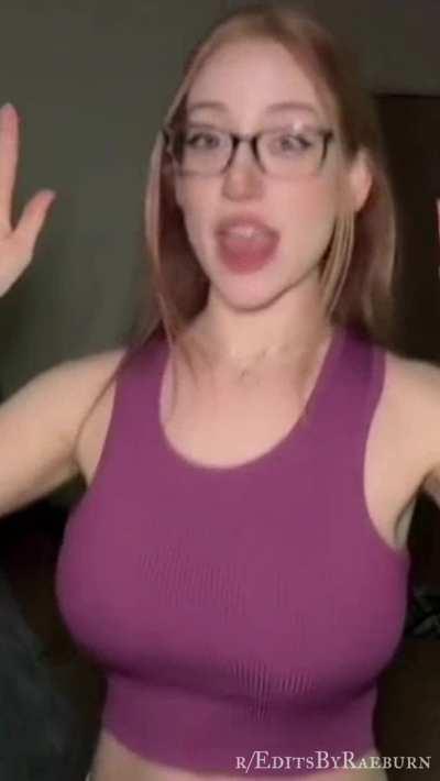 Hands up and bounce 🍒