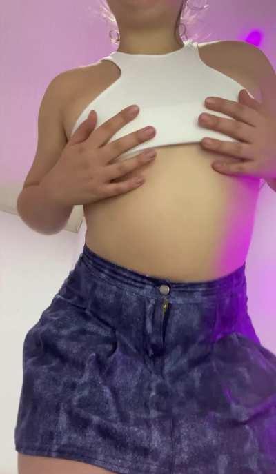 Are 18 yo latinas allowed to sit on older men's faces?