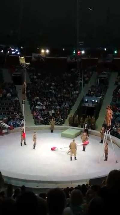 This looks so unsafe... even by trained professionals